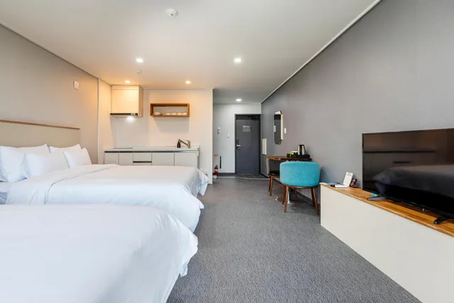 Deluxe, Partial Ocean View, Kitchenette, Strip Building، Aewol Stay in Jeju 3/10