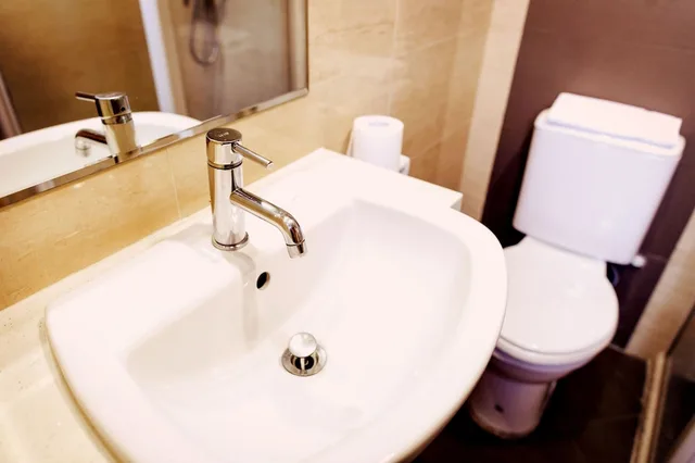 غرفة ديلوكس بسرير كينج بحوض استحمام، Victoria Hotel, a NuVe Group Collection 10/10