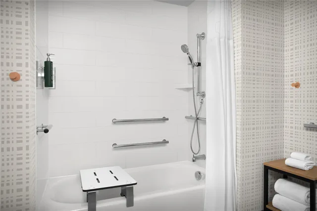 جناح بسريرين كوين بحوض استحمام لذوي الإعاقة، Hampton Inn And Suites Phoenix Glendale Westgate Az 4/7