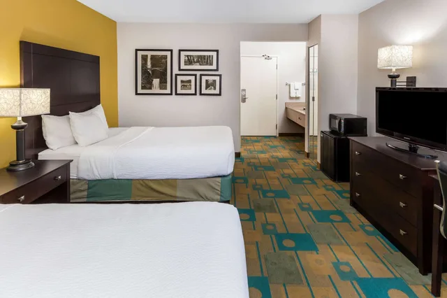 غرفة ديلوكس بسريرين مزدوجين، La Quinta Inn Sheboygan 1/6