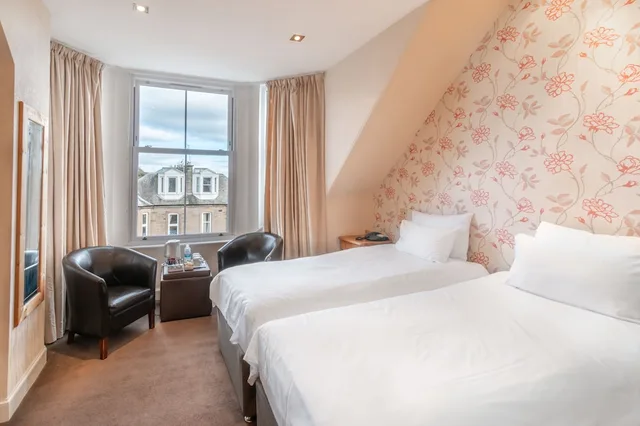 غرفة ثلاثية بثلاثة أسرّة، Hotel Ceilidh-Donia - Townhouse Hotel 1/2