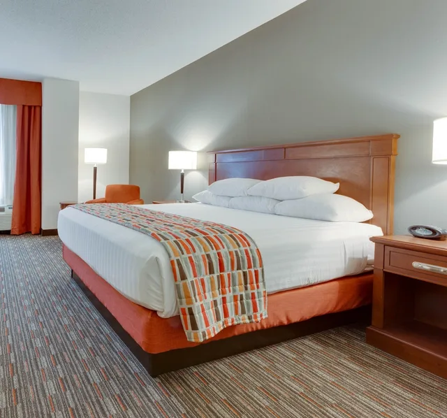 غرفة ديلوكس بسرير كينج في طابق مرتفع، Drury Inn and Suites St Louis O Fallon IL 2/4