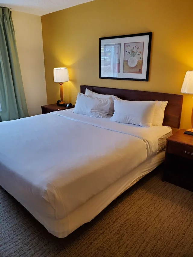 Room, King Bed, Wingate by Wyndham Uniontown 2/3