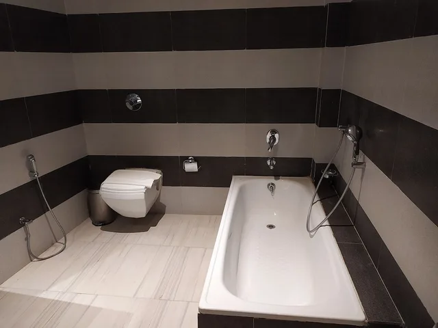 Executive, 2 Queen Beds, NIRANJANA HOTEL 4/4