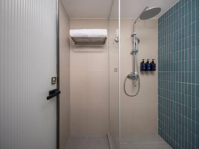Standard, Twin Beds, Extra Floor Space، Holiday Inn Express Qingdao Downtown by IHG 3/3