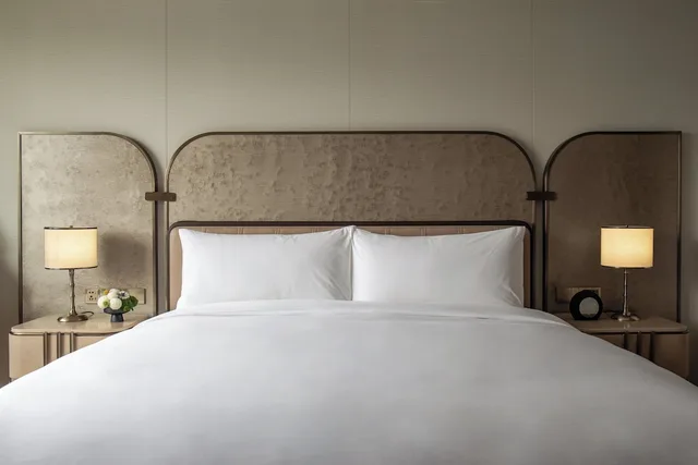 Classic, King Bed, Club Lounge Access, InterContinental Wuxi Taihu New City 5/6