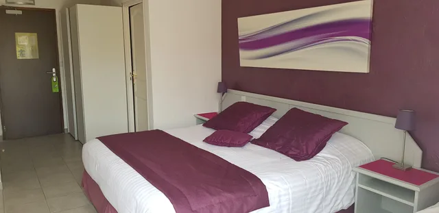 غرفة رباعية بسرير كوين وسريرين منفصلين، Les Bastides St. Paul 5/10