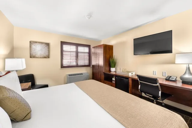 Standard, King Bed, Accessible, Ellis Island Hotel Casino & Brewery 4/9