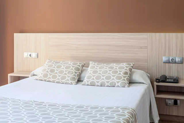 غرفة بسرير مزدوج بشرفة، Olympia Hotel Ronda II 7/10