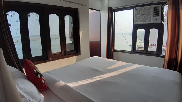 غرفة ديلوكس بسرير كينج بإطلالة على النهر، Sita Guest House 7/8