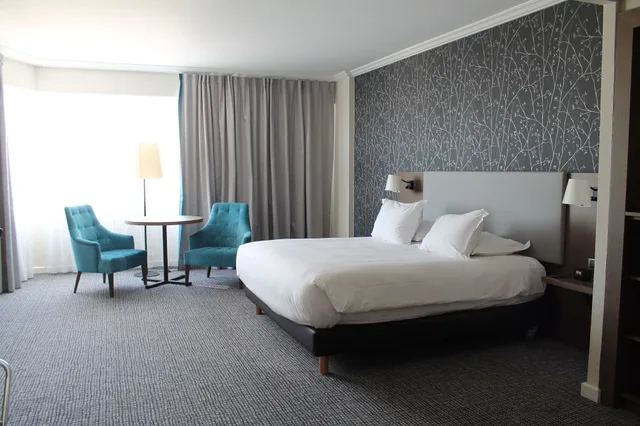 Renovated, Plus, Executive, Family, King Bed، Hilton Paris Charles De Gaulle Airport 4/7