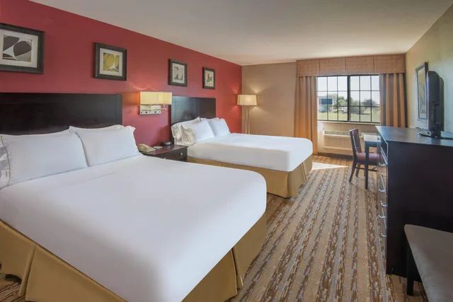 غرفة بسريرين كوين، Holiday Inn Express Hotel Suites Wauseon 3/5
