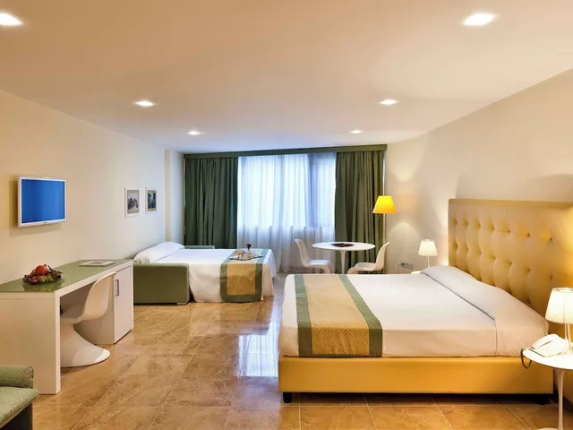 غرفة سوبيريور بسرير مزدوج، Mercure Villa Romanazzi Carducci 1/7