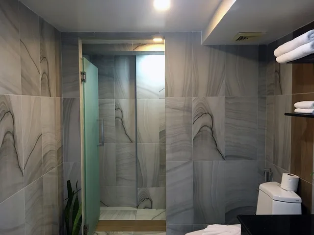 2 Bedrooms, Deluxe, Apartment, King and Queen Bed, Ocean Front، The Front Hotel And Apartment 7/10
