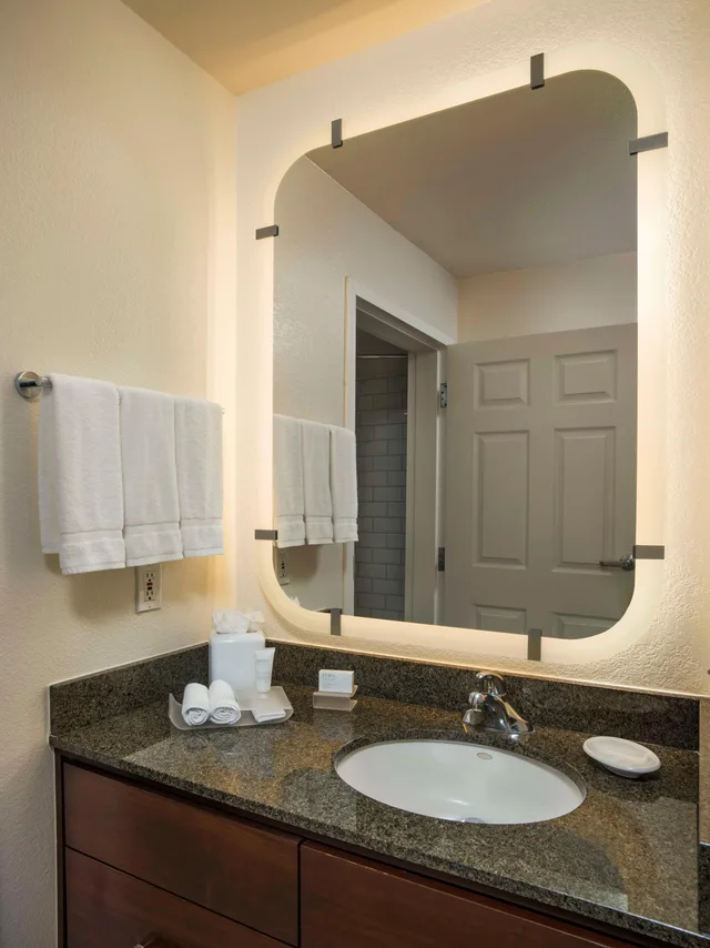 غرفة بسرير كوين لذوي الإعاقة، Homewood Suites By Hilton Newark-Fremont 3/4