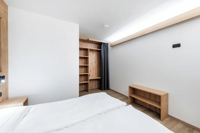 شقة ديلوكس بسريرين منفصلين بغرفتي نوم مع أريكة، Residende Nevegall 2/9