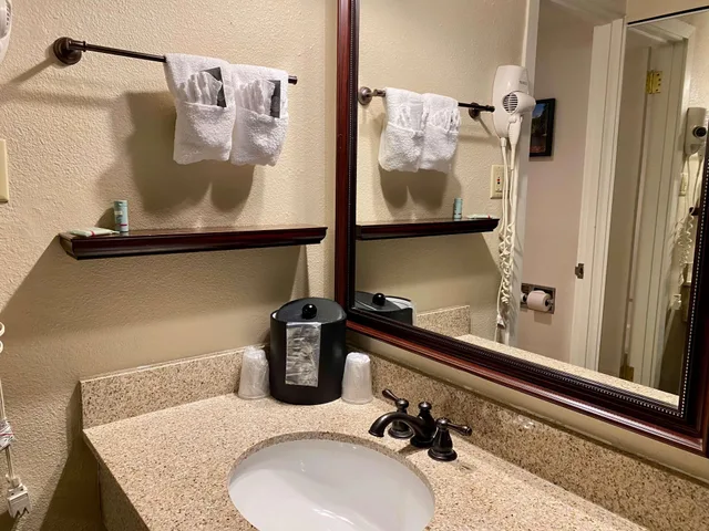 غرفة بسريرين كوين لذوي الإعاقة، Best Western Sheridan Center 5/6