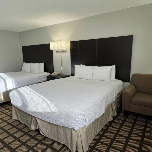 غرفة ديلوكس بسرير كوين لذوي الإعاقة، Baymont by Wyndham Queensbury / Lake George 2/10