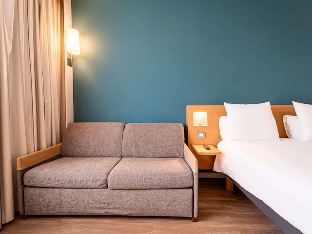 غرفة تنفيذية بسرير مزدوج مع أريكة، Novotel Roma Est 6/10