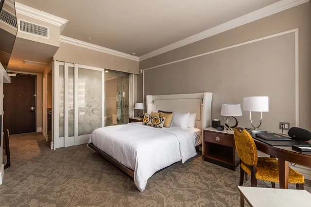 غرفة ديلوكس بسرير كينج بإطلالة على المدينة، Hotel Birks Montreal 4/9