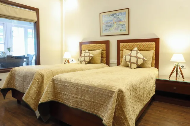 2 Bedrooms, Heritage, Cottage, King and Twin Beds, Living Area، Vikram Vintage 5/7