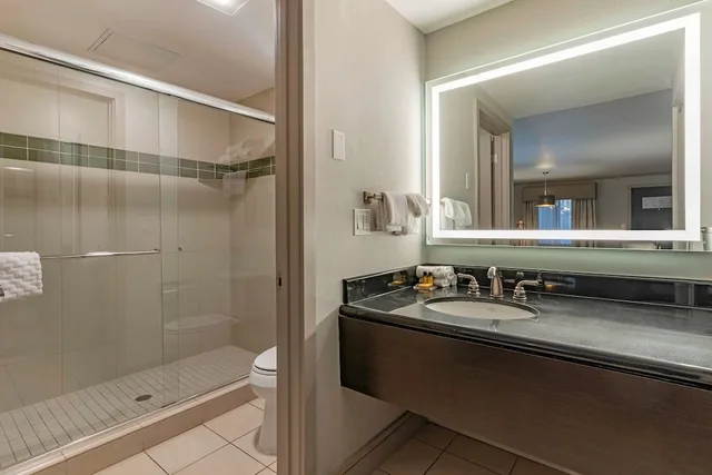 غرفة قياسية بسريرين كوين مع أريكة، Best Western Plus Executive Suites 10/10