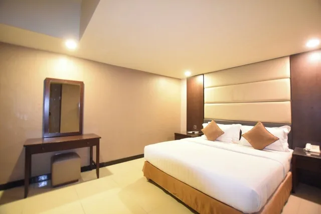 Grand, Paragon, Suite, King Bed، Grand Paragon 4/10