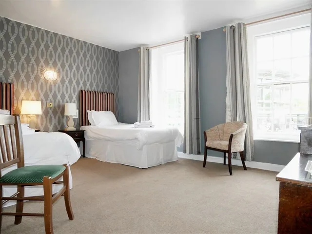 Standard, Twin Beds, The Lansdowne Hotel 1/3