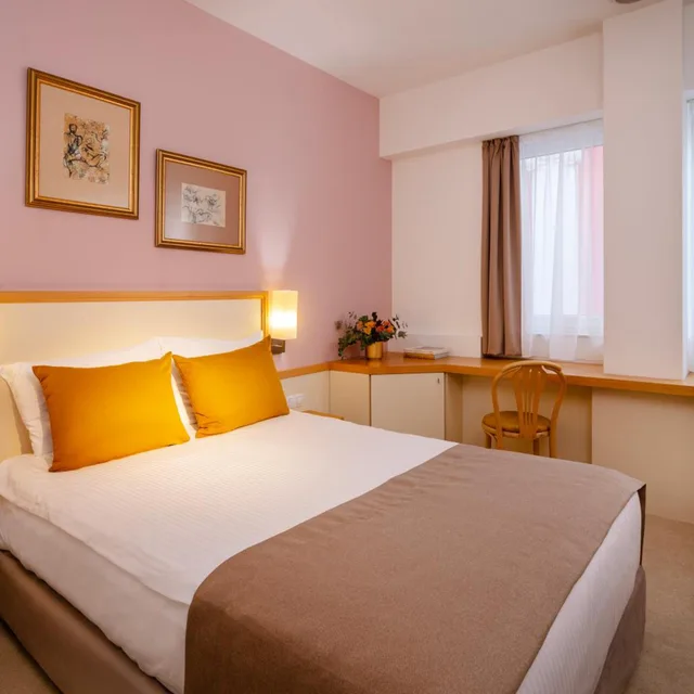غرفة اقتصادية، Arte Hotel 1/3
