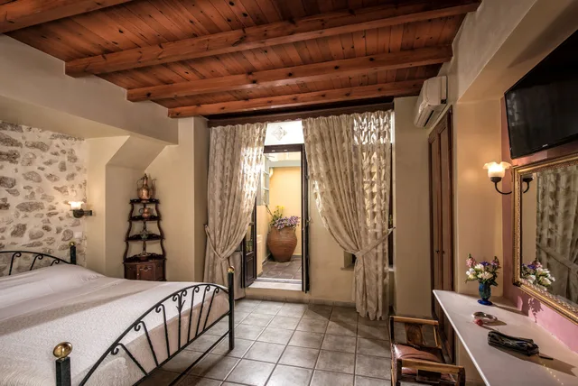 1 Bedroom, Junior Suite, Double and Twin Beds, Veneto Boutique Hotel 3/7
