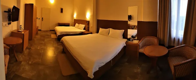 Twin Room, Robinhood Inn 3/4