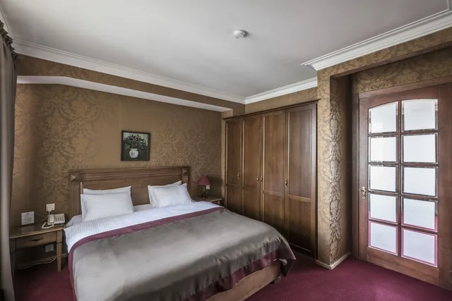 شقة فاخرة بسرير كينج بإطلالة على المدينة بغرفة نوم واحدة مع أريكة، Kopala Hotel 3/4