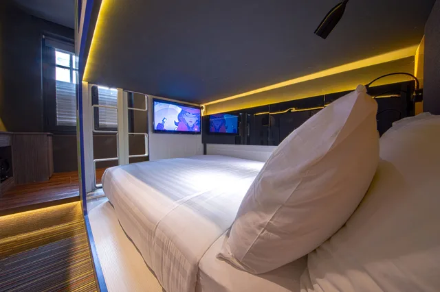 Capsule, Family, Queen Bed, CUBE Family Boutique Capsule Hotel at Chinatown 2/3