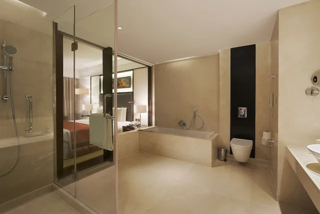 غرفة بريميوم بسريرين منفصلين، Crowne Plaza Pune City Centre 5/6