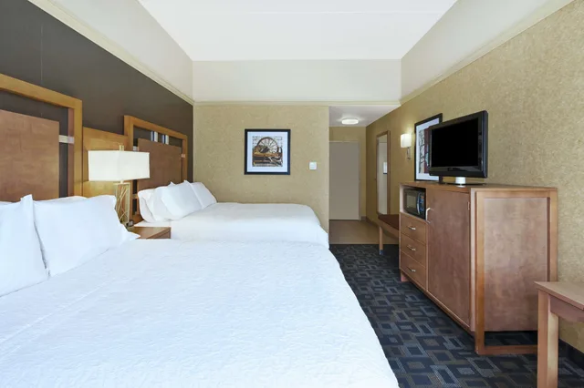 غرفة بسريرين مزدوجين، Hampton Inn Clinton, NJ 1/3