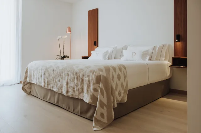 Deluxe, King Bed, Partial Sea View, Es Princep 2/5