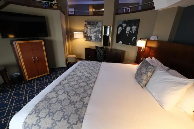 جناح جونيور بسرير كوين بمنطقة جلوس، Crowne Plaza Liverpool John Lennon Airport 3/10