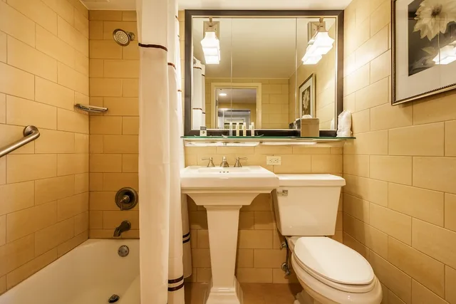 غرفة بسريرين مزدوجين بإطلالة على الحديقة، Sleepy Hollow Hotel, a Dolce by Wyndham 3/3