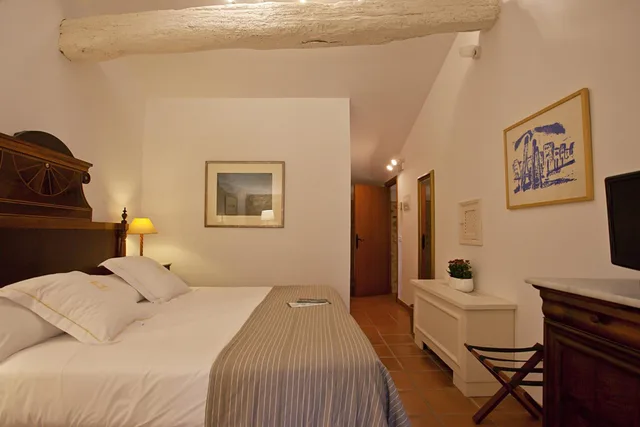 غرفة بسرير مزدوج أو سريرين منفصلين، Finca Hotel Son Palou 1/7