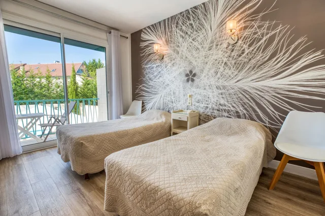 غرفة قياسية بسريرين منفصلين، Hotel Le Quercy Souillac 1/1