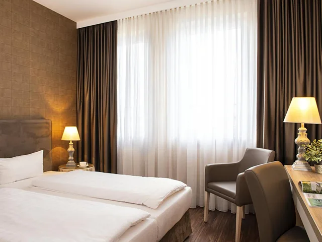 غرفة كلاسيكية بسريرين منفصلين، Victor S Residenz Hotel Saarlouis 1/1