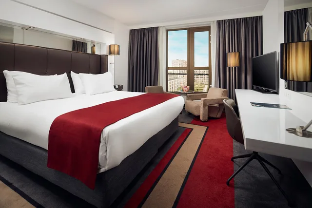 غرفة بسرير مزدوج بإطلالة على الحديقة، WestCord Fashion Hotel Amsterdam 1/1