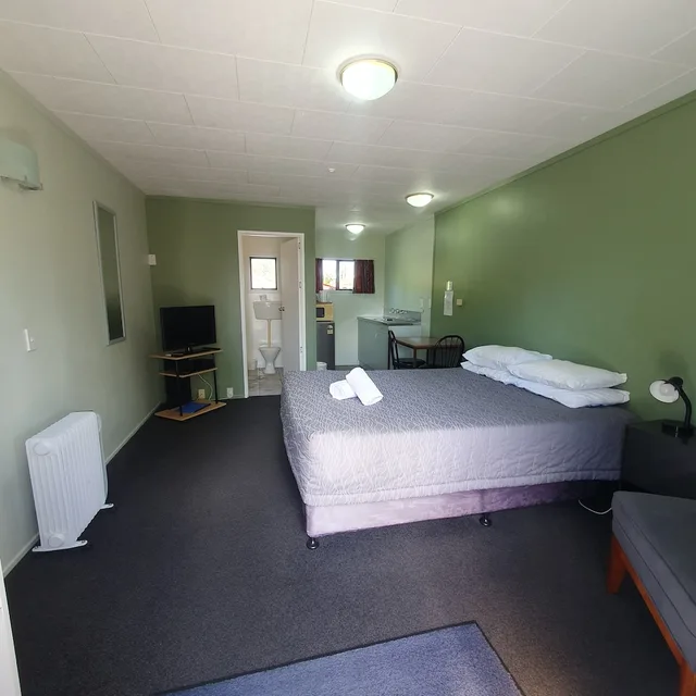 استوديو بسرير كوين، OHAKUNE COURT MOTEL 6/7