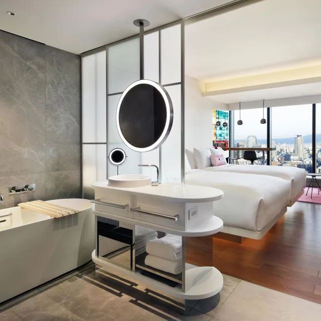 Guest Room, 2 Double Beds, Skyline View, High Floor، W Osaka 2/2