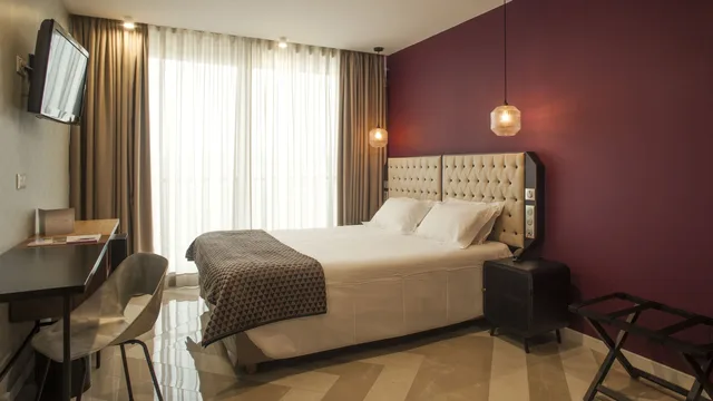 غرفة كومفورت بسريرين منفصلين بشرفة، La Pietra Hotel Restaurant 2/8