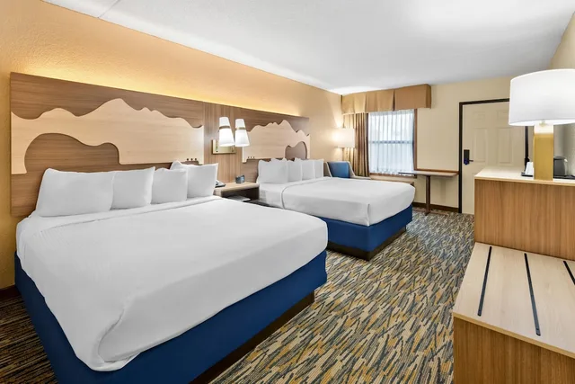 Standard, 2 Queen Beds, Best Western Center Pointe Inn 3/7
