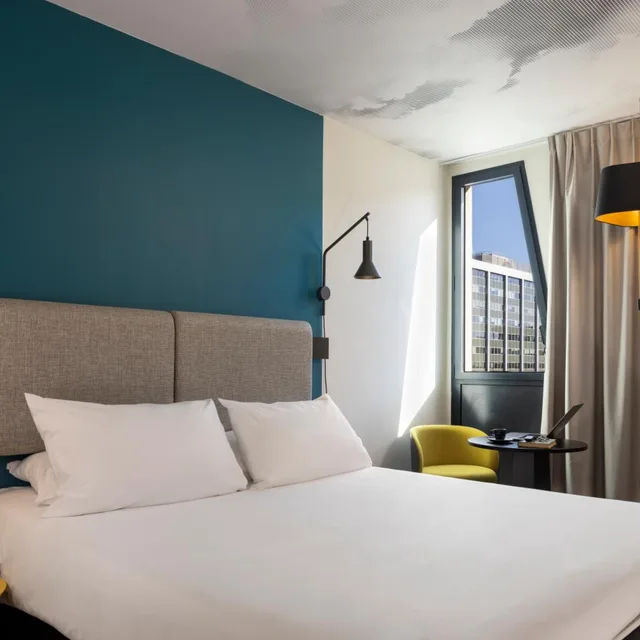 Adjoining, Standard, Double Bed، Ibis Marseille Centre Euromed 1/5