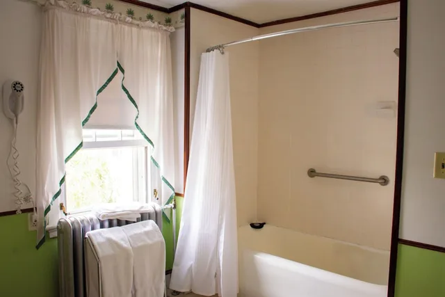 Master, Premium, Suite, King and Double Bed, Courtyard View, Blackberry River Inn 5/5
