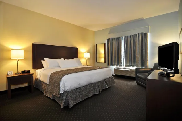 جناح بسرير كينج مع أريكة، Best Western Plus Liverpool Hotel & Conference Centre 3/5