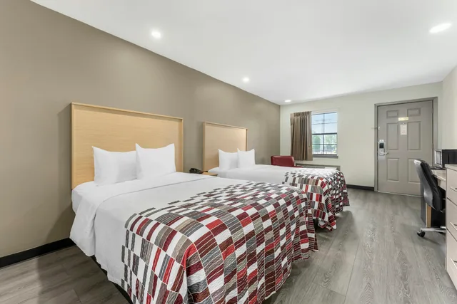 غرفة بسريرين مزدوجين للمدخنين، Red Roof Inn West Memphis, AR 2/4